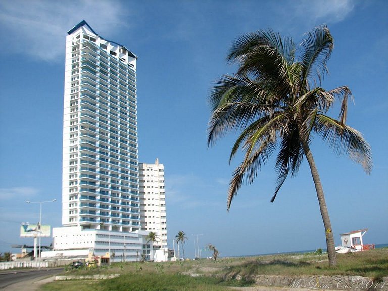 Lujoso Apto frente al Mar, con Piscina, Sauna, Turco, Jacuzz