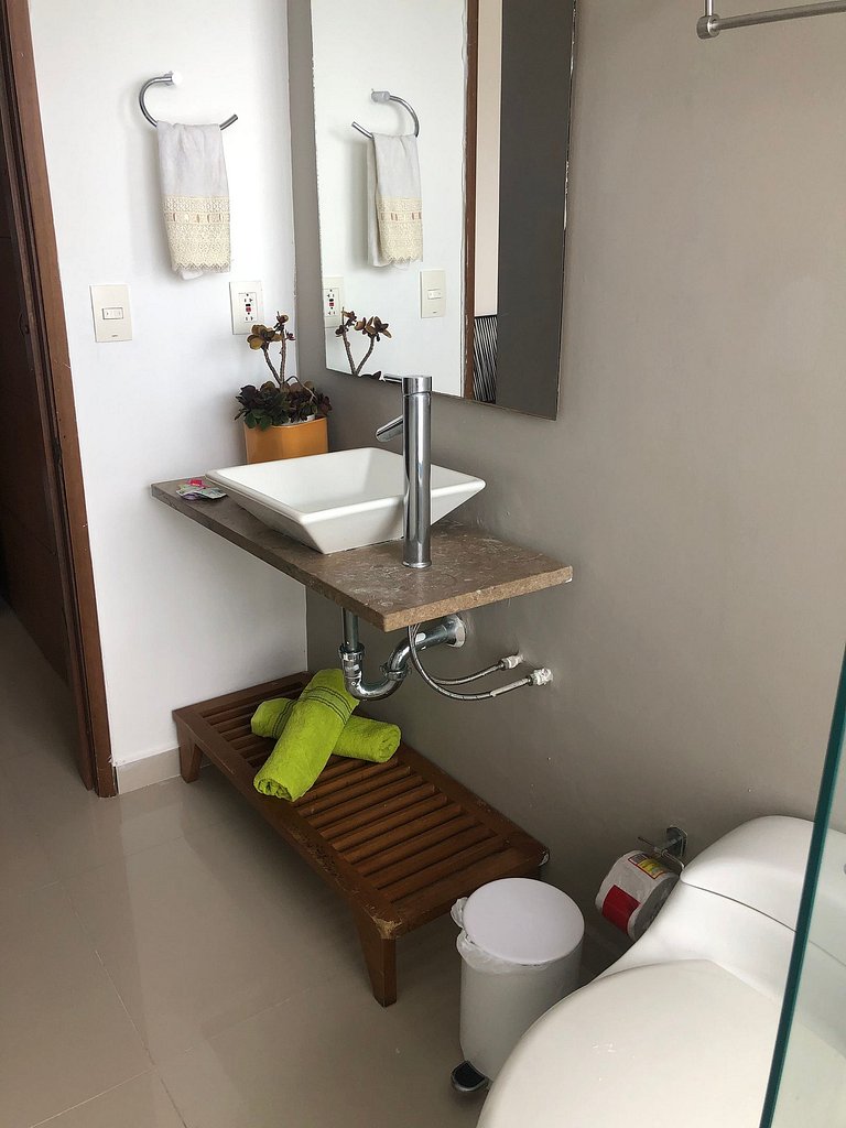 Apartamento de dos Alcobas a 5 Min del Centro y del Aeropuer