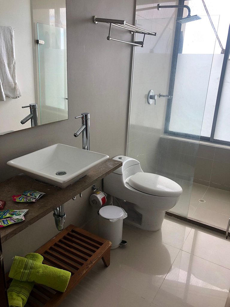 Apartamento de dos Alcobas a 5 Min del Centro y del Aeropuer