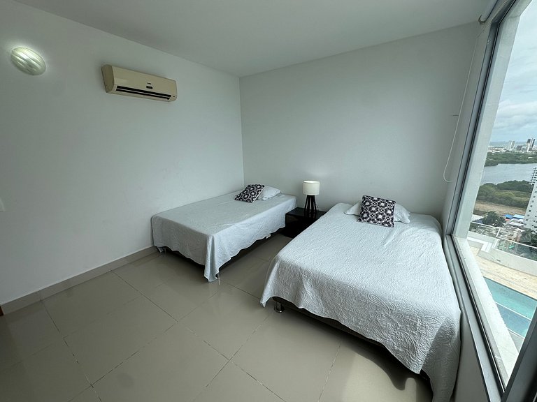 Amplio Apto p/5 Personas con Vista Directa al Mar a 5 min de