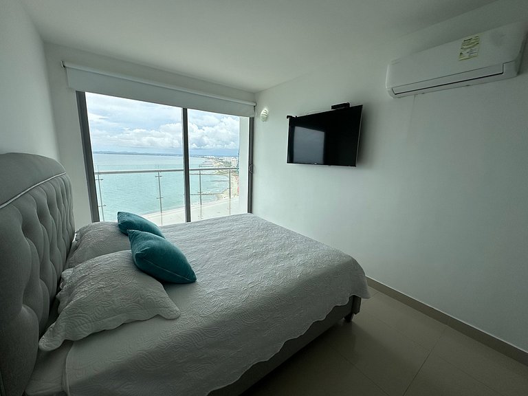 Amplio Apto p/5 Personas con Vista Directa al Mar a 5 min de