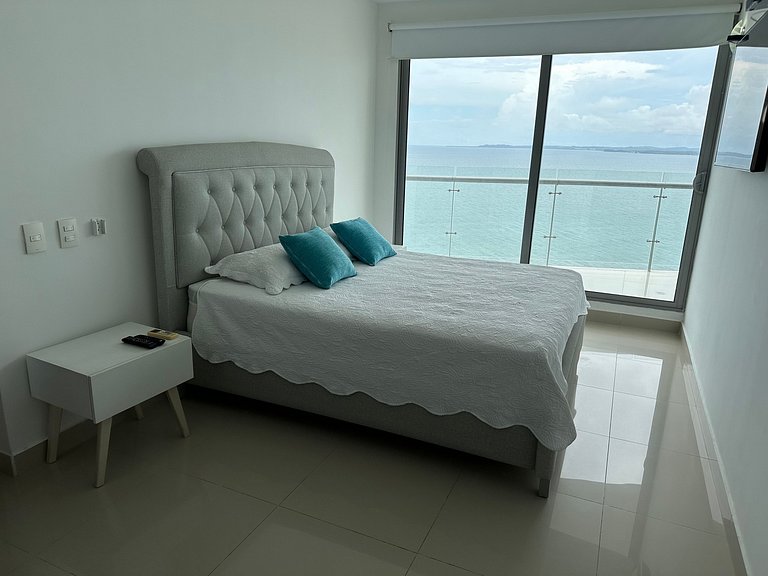 Amplio Apto p/5 Personas con Vista Directa al Mar a 5 min de