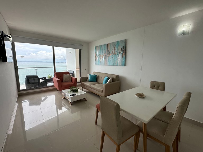 Amplio Apto p/5 Personas con Vista Directa al Mar a 5 min de