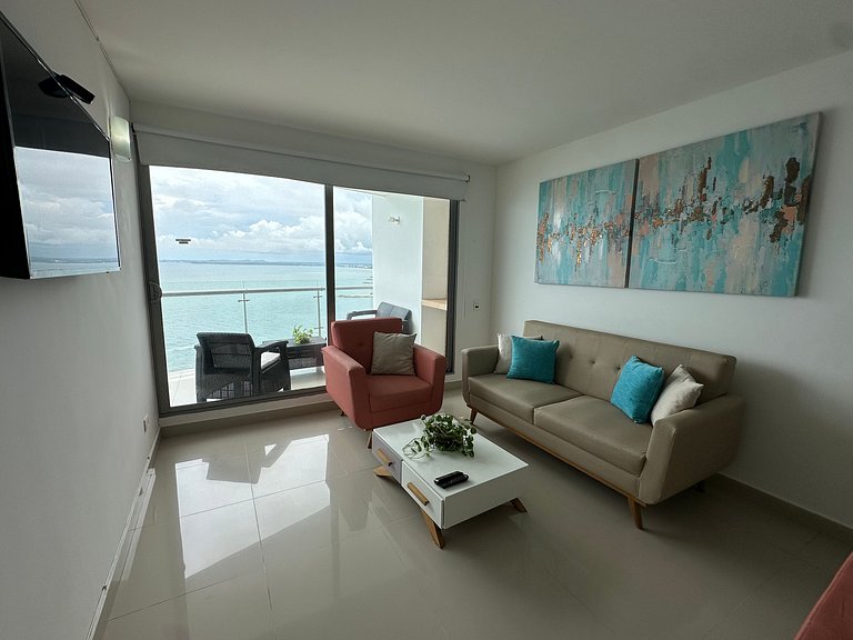 Amplio Apto p/5 Personas con Vista Directa al Mar a 5 min de