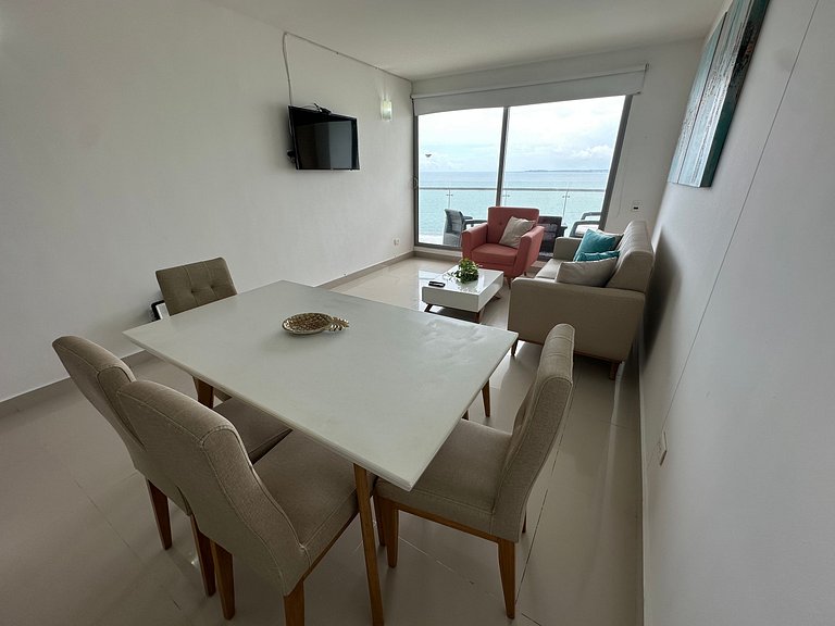 Amplio Apto p/5 Personas con Vista Directa al Mar a 5 min de