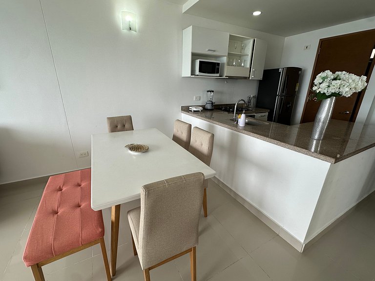 Amplio Apto p/5 Personas con Vista Directa al Mar a 5 min de