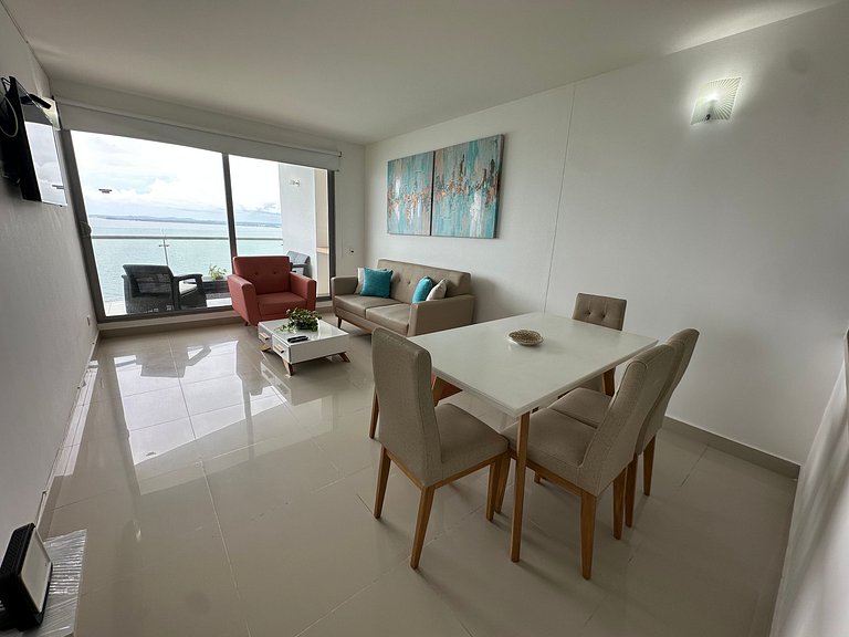 Amplio Apto p/5 Personas con Vista Directa al Mar a 5 min de