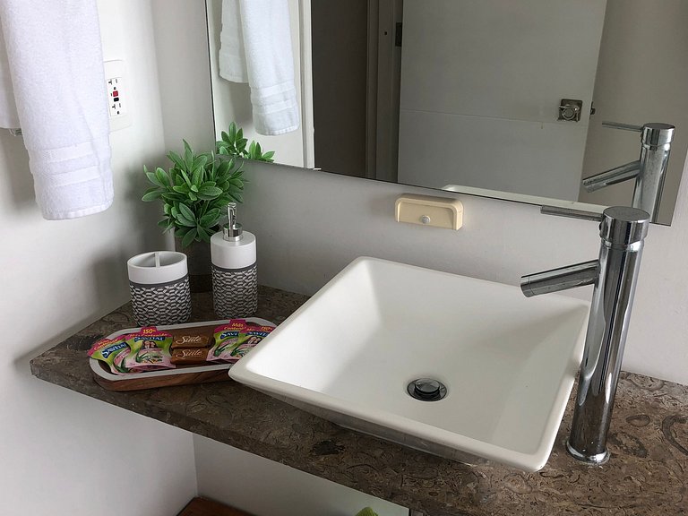 Lujoso Apto frente al Mar, con Piscina, Sauna, Turco, Jacuzz