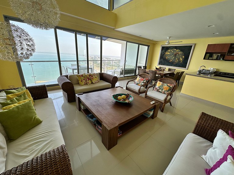 Exclusivo Penthouse Piso 32 con Vista al mar y a la ciudad -