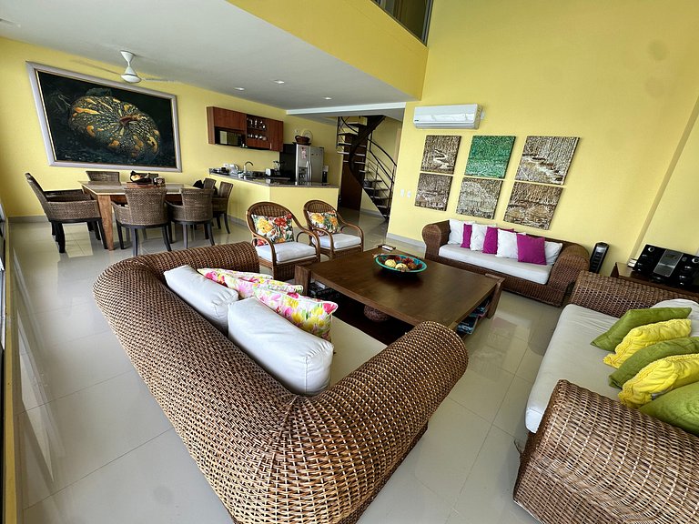 Exclusivo Penthouse Piso 32 con Vista al mar y a la ciudad -