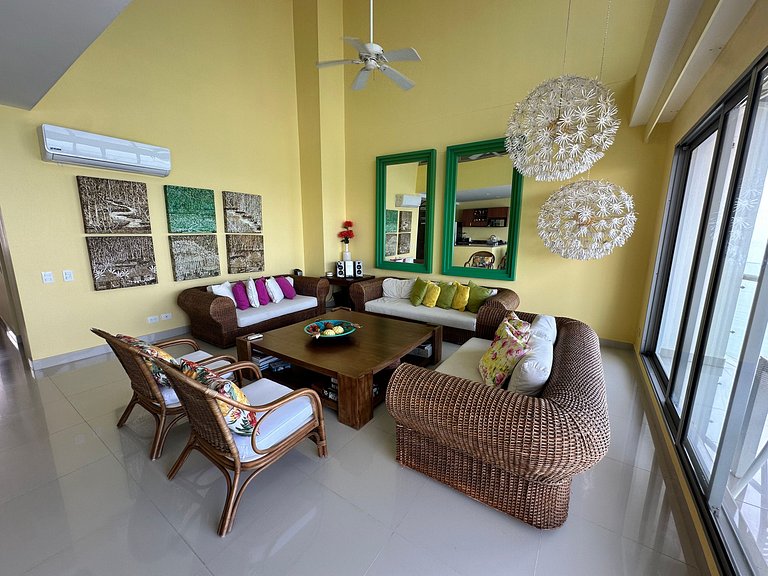 Exclusivo Penthouse Piso 32 con Vista al mar y a la ciudad -