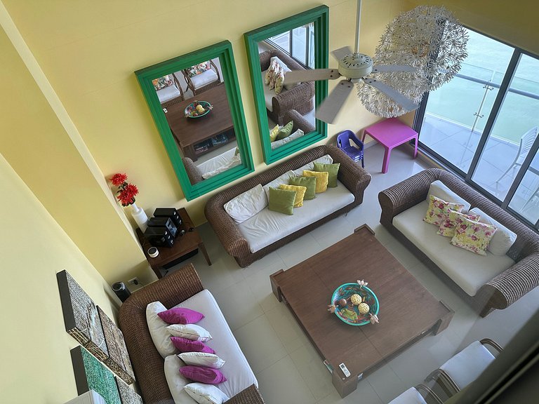 Exclusivo Penthouse Piso 32 con Vista al mar y a la ciudad -