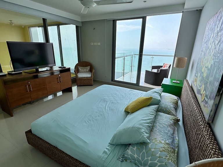 Exclusivo Penthouse Piso 32 con Vista al mar y a la ciudad -