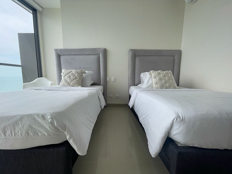 Penthouse de Lujo con Vista al Mar y la Ciudad en Morros Cit