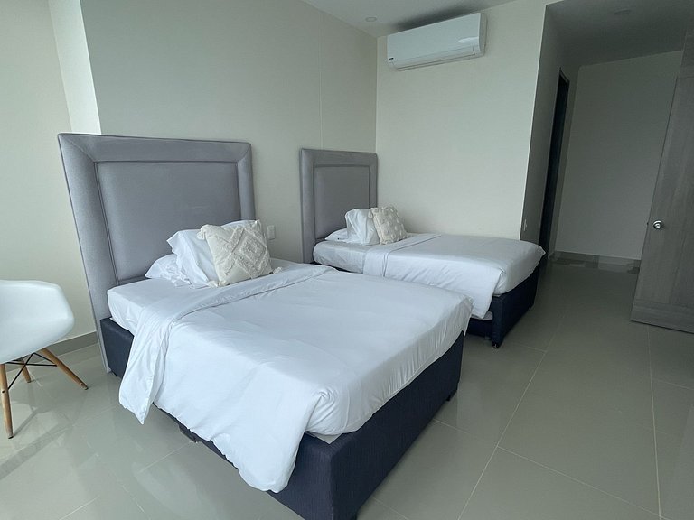 Penthouse de Lujo con Vista al Mar y la Ciudad en Morros Cit