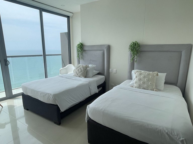 Penthouse de Lujo con Vista al Mar y la Ciudad en Morros Cit