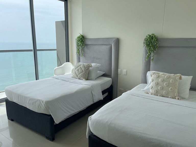 Penthouse de Lujo con Vista al Mar y la Ciudad en Morros Cit