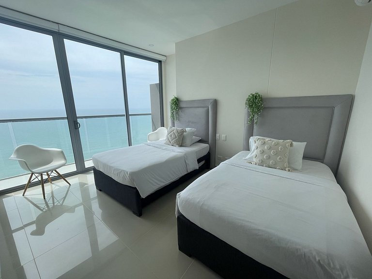 Penthouse de Lujo con Vista al Mar y la Ciudad en Morros Cit