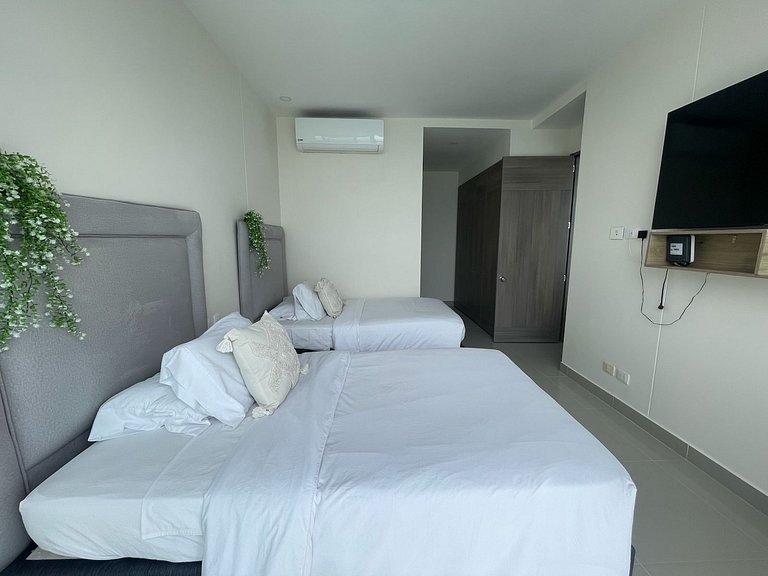 Penthouse de Lujo con Vista al Mar y la Ciudad en Morros Cit