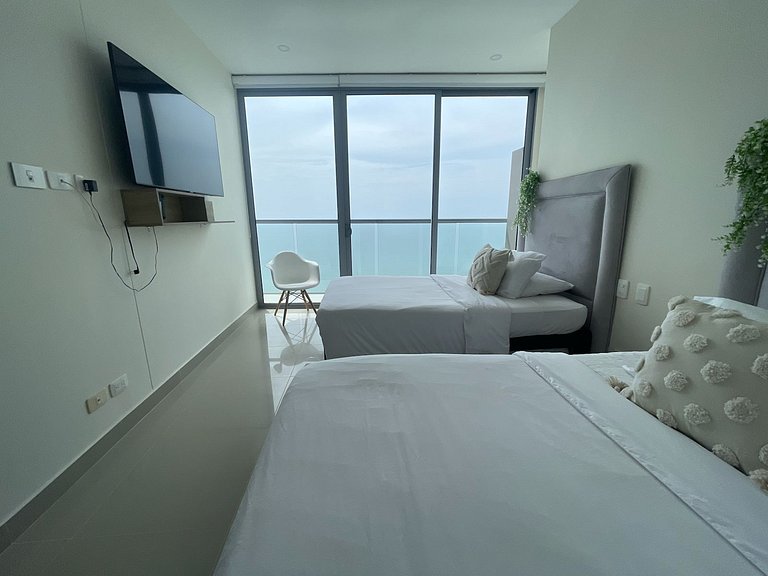 Penthouse de Lujo con Vista al Mar y la Ciudad en Morros Cit