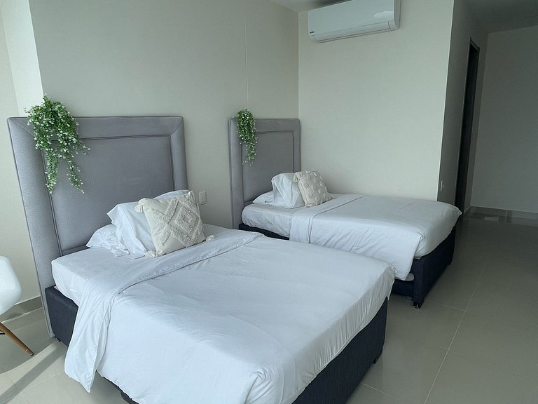 Penthouse de Lujo con Vista al Mar y la Ciudad en Morros Cit