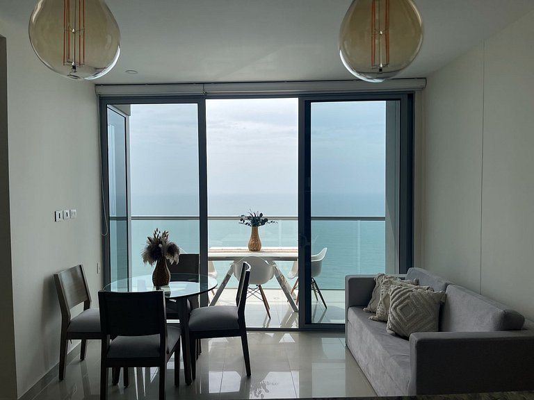Penthouse de Lujo con Vista al Mar y la Ciudad en Morros Cit