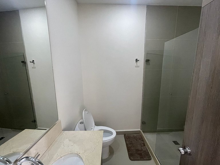 Penthouse de Lujo con Vista al Mar y la Ciudad en Morros Cit