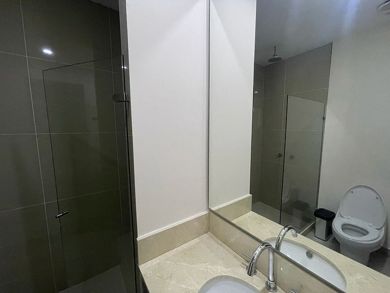 Penthouse de Lujo con Vista al Mar y la Ciudad en Morros Cit