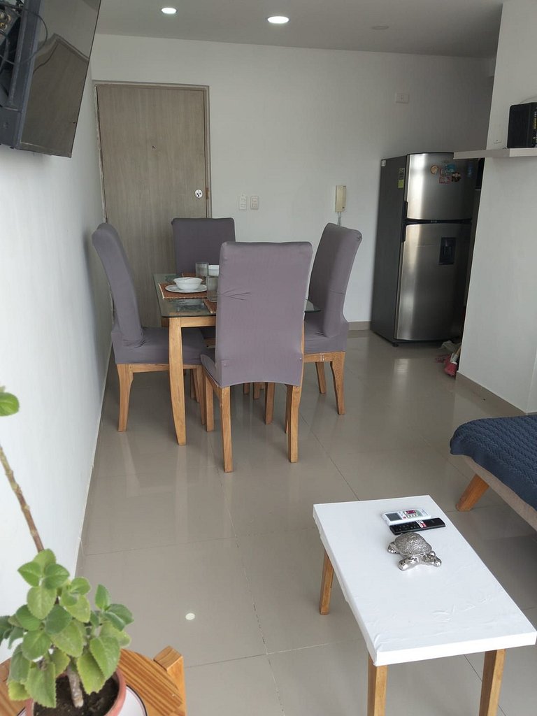Apto de 3 alcobas con piscina, balcón y excelente ubicación