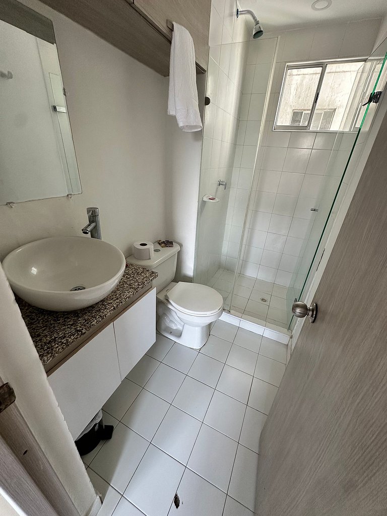 Apto de 3 alcobas con piscina, balcón y excelente ubicación