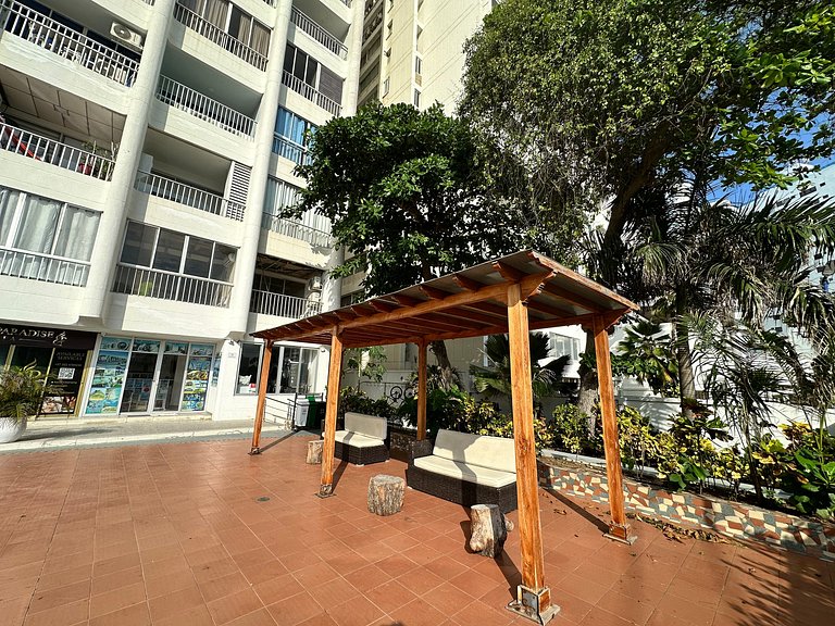 Apto p/6 personas - 2 alcobas - balcón y vista | Piscina