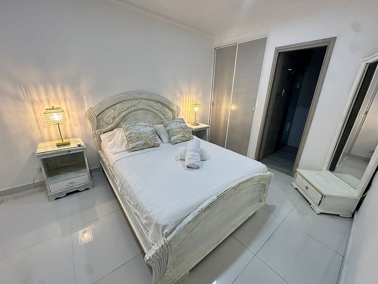 Apto p/6 personas - 2 alcobas - balcón y vista | Piscina