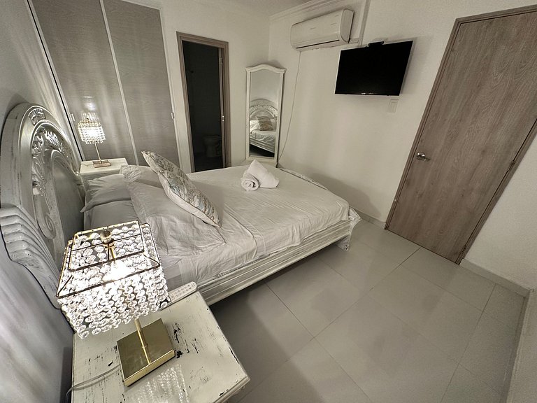 Apto p/6 personas - 2 alcobas - balcón y vista | Piscina