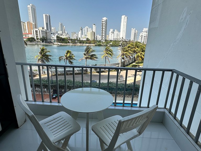 Apto p/6 personas - 2 alcobas - balcón y vista | Piscina