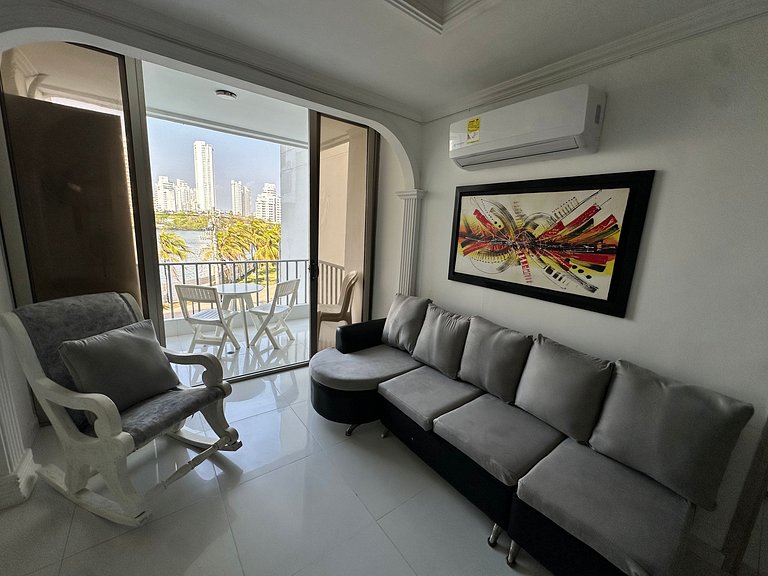 Apto p/6 personas - 2 alcobas - balcón y vista | Piscina